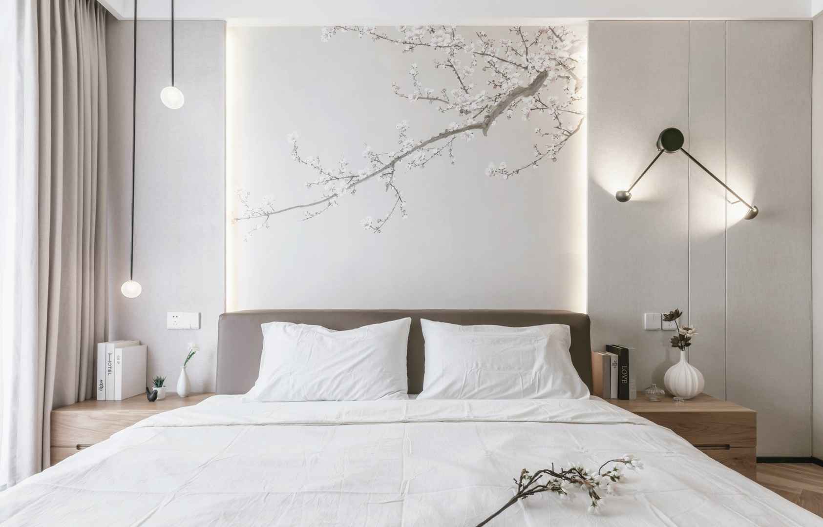 现代日式两居床头背景墙装修效果图