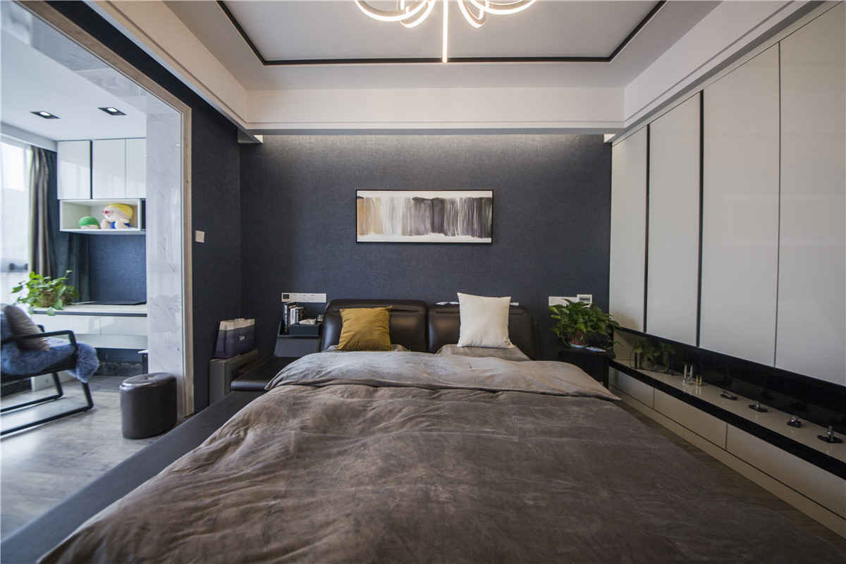 现代风格复式楼卧室装修实景图