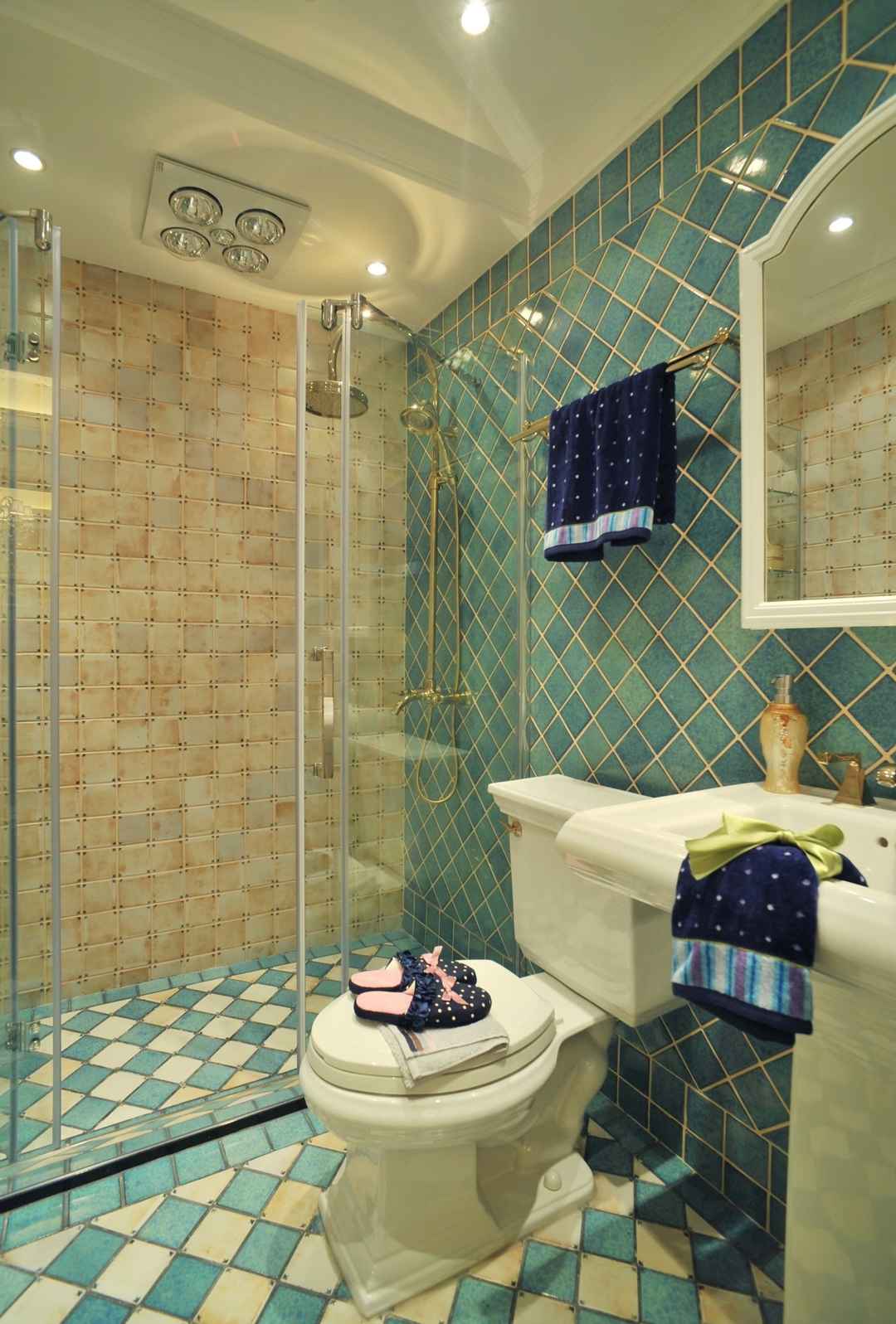 欧式风格三居室卫生间装修效果图